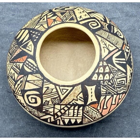 Hopi-Tewa Polychrome Pottery Seed Pot Signed by Ta'wy" Native American Art - Picture 5 of 8